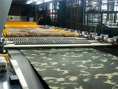 Rysk produktionslinje för kamouflagetyg